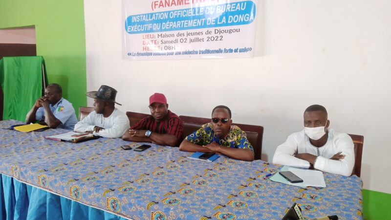 Installation officielle du bureau départemental de la Donga. Le représentant du DDS Danga à droite, le PA de la commune de Djougou
